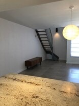 Building Photo - 449 Swallow Dr