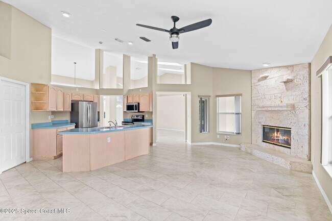 Building Photo - 475 Buttonwood Dr
