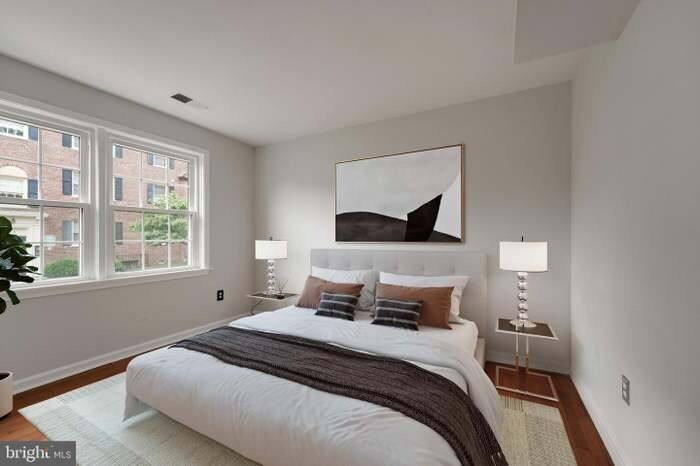 Building Photo - 2016 37th St SE