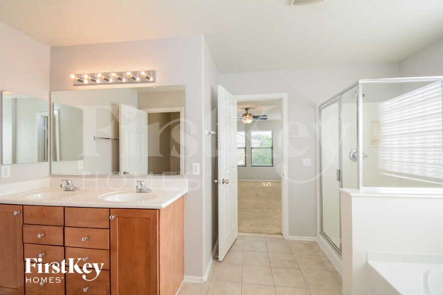 Building Photo - 16430 W Prickly Pear Trail