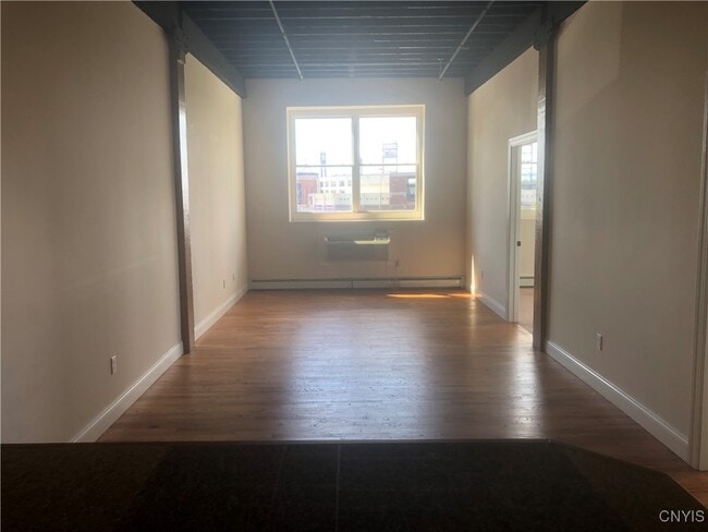 Building Photo - 617 Hiawatha Blvd