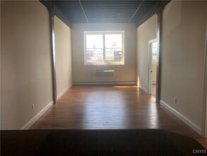 Building Photo - 617 Hiawatha Blvd