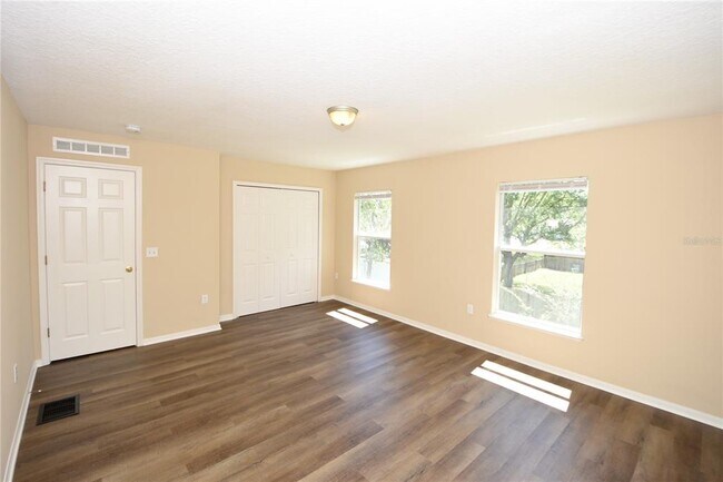 Building Photo - 37 Buttermill Dr