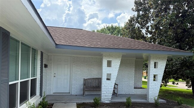 Building Photo - 5026 Redstart St