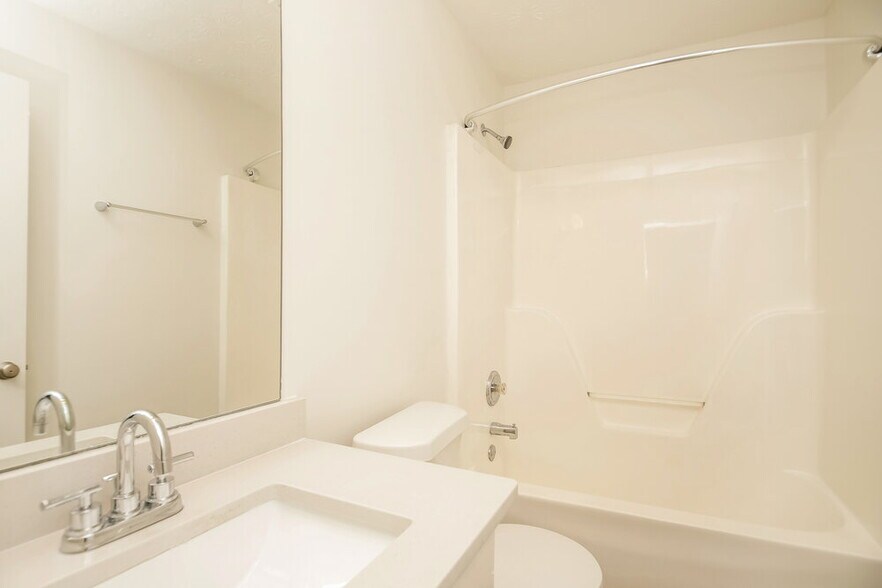 Building Photo - 341 Oak Vista Ct