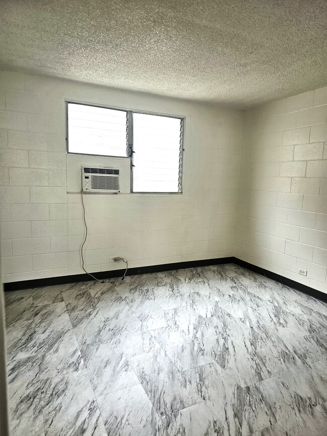 Building Photo - 94-961-961 Kahuamoku Pl