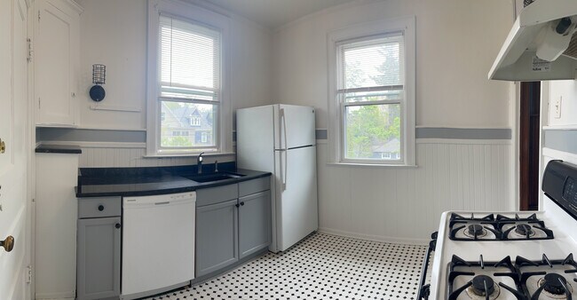 Kitchen - 103 Lancaster Ave