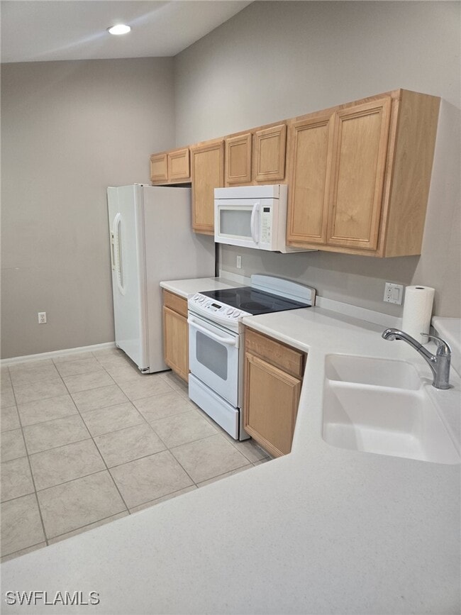 Building Photo - 10344 Whispering Palms Dr