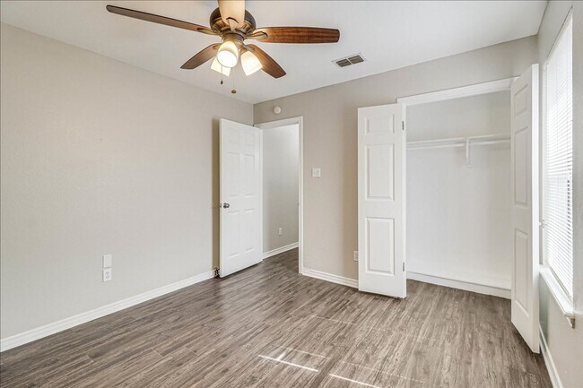 Building Photo - 10833 Grand Teton Dr