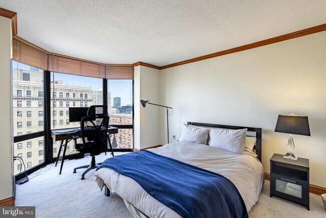 Building Photo - 2018 Walnut St