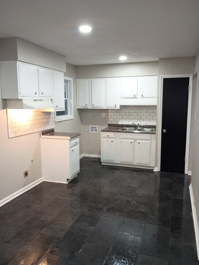 Building Photo - 430 Pickett Rd