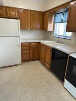 Building Photo - 787 N Summit St