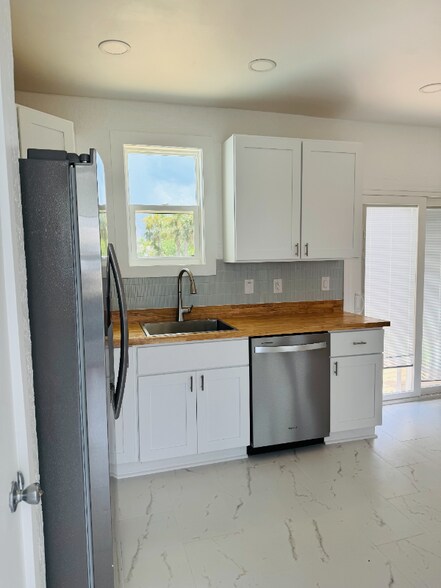 Building Photo - 202 Bosarvey Dr