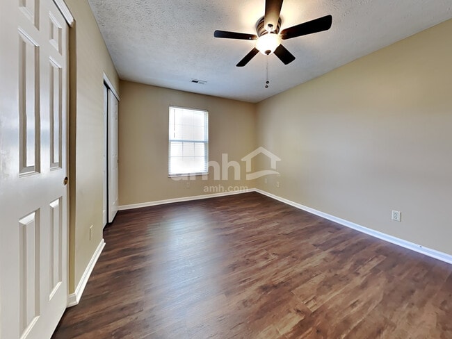 Building Photo - 818 Somerset Ct