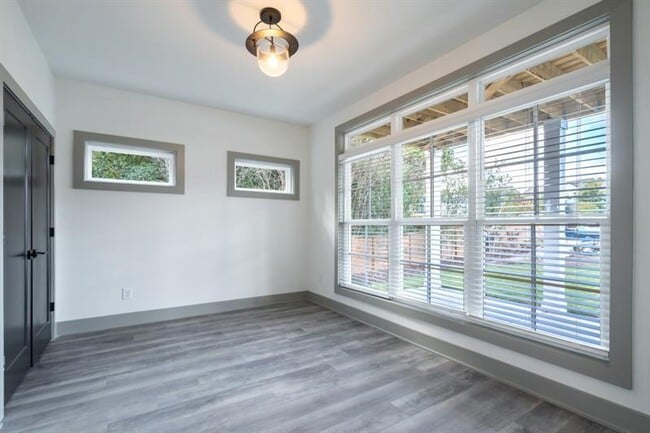 Building Photo - 42 Becker Pl NW