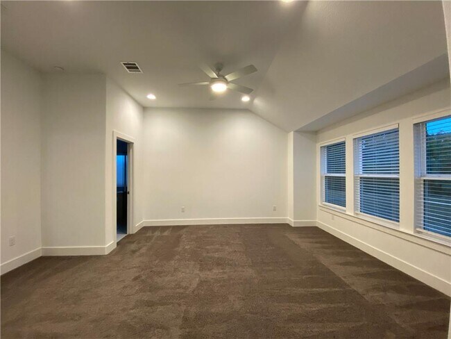 Building Photo - 4460 Arques Ave