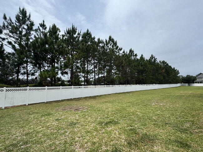 Building Photo - Spring Move in Special:  2nd month rent is FREE if you sign a lease before the end of July.