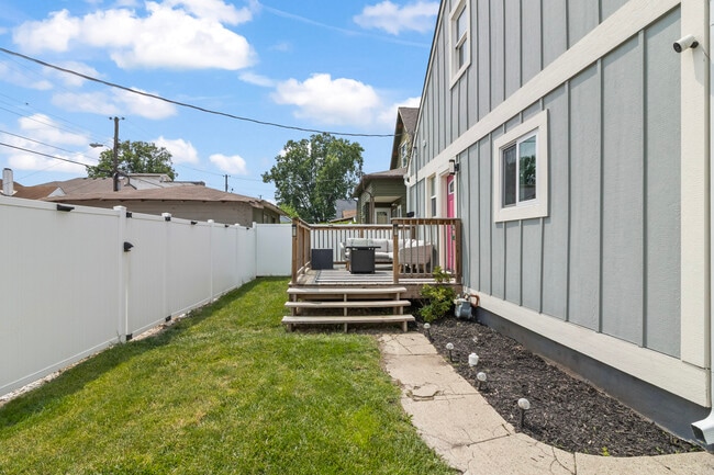 Building Photo - 743 Terrace Ave