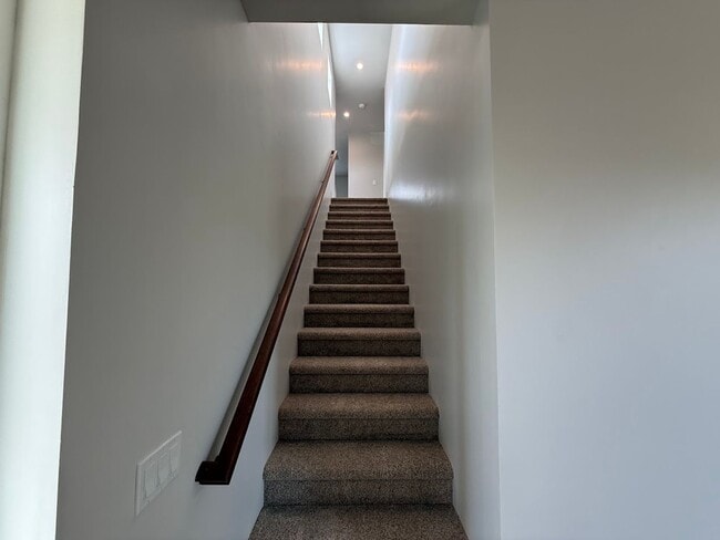 Building Photo - Spacious 4 Bedroom Home with Over 3,100 Sq Ft!