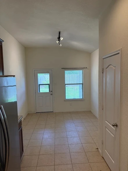 Building Photo - 23722 N Newport Bnd