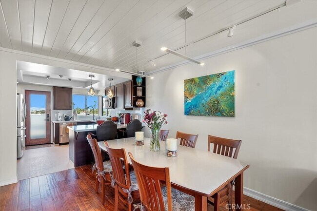 Building Photo - 760 Manhattan Beach Blvd