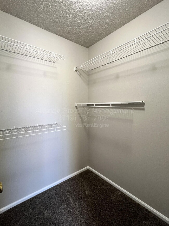 Building Photo - 5851 Granby Hill Dr