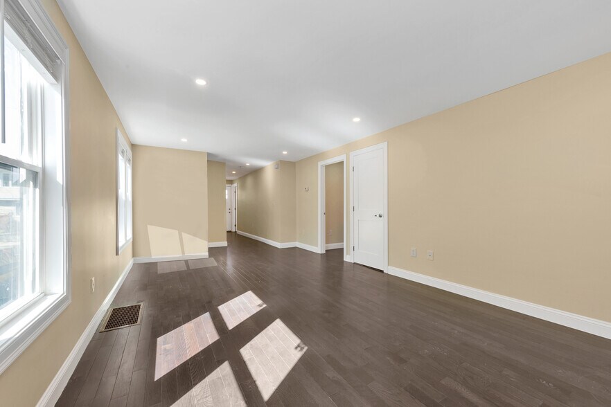 Building Photo - 43 Wright Ave