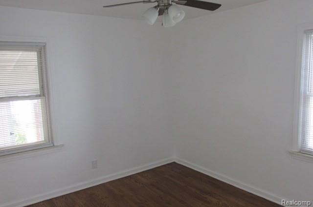 Building Photo - 613 Riverbank St