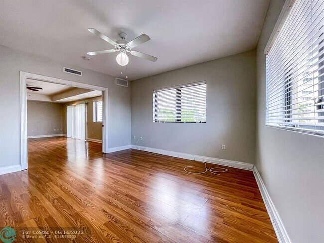 Building Photo - 4241 N Ocean Blvd