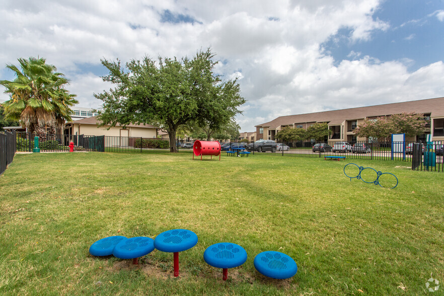 Dog Park - The Landing College Station