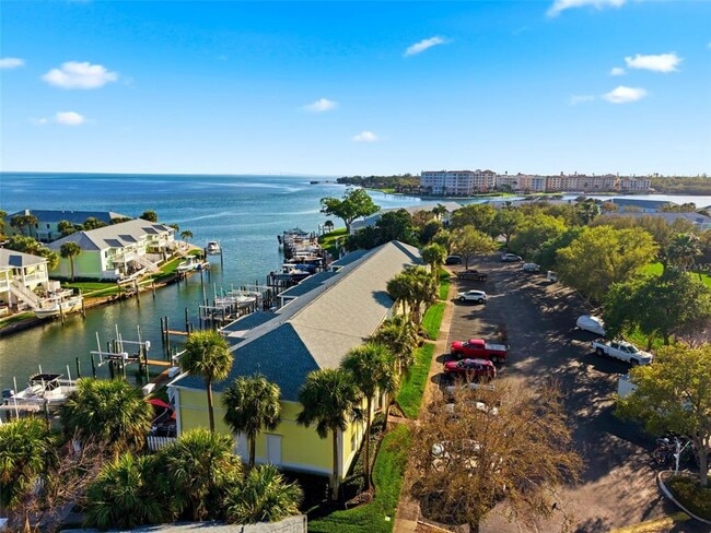 Building Photo - 5174 Beach Dr SE