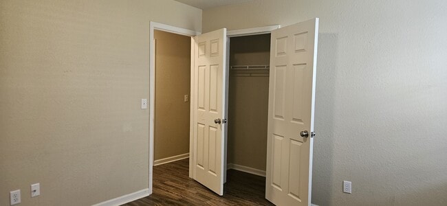 Building Photo - 127 Radford Cir