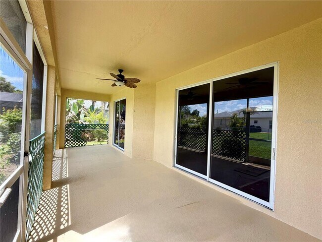 Building Photo - 1204 S San Mateo Dr