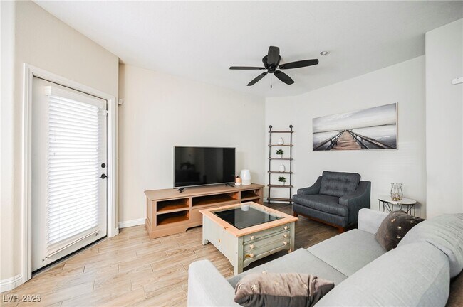 Building Photo - 833 Aspen Peak Loop
