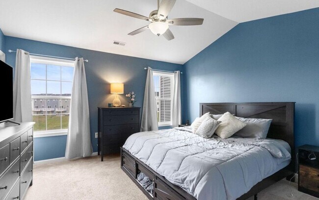 Building Photo - Dallastown Schools! Beautiful 3 Bedroom, 2.5 Bath Townhome.