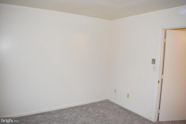 Building Photo - 955 Orchard Dr