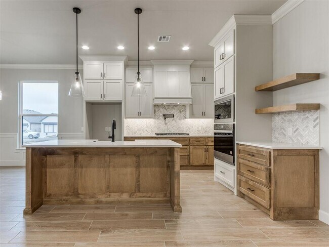 Building Photo - 3005 SW 133rd St