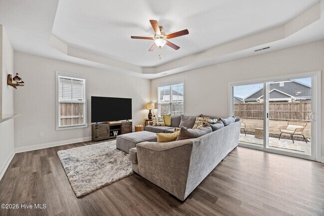 Building Photo - 3 Bed 2 Bath Unfurnished Single Family Home