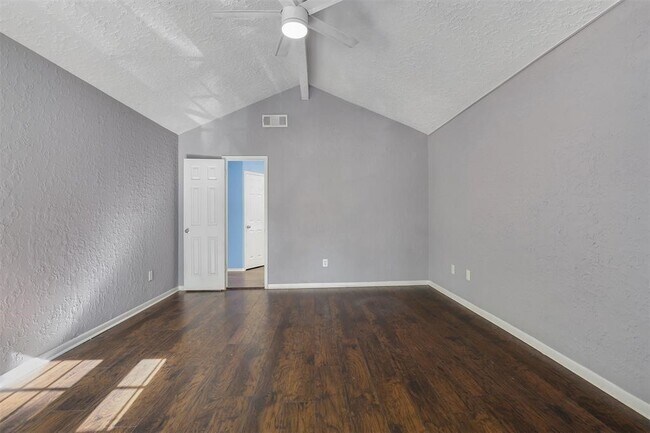 Building Photo - 13314 Ravensway Dr
