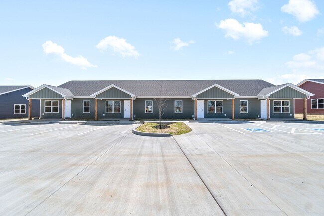 Building Photo - 2 Bedroom Pet Friendly Apartment For Rent in Guthrie KY!