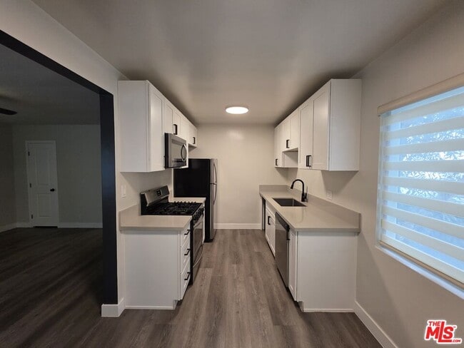 Building Photo - 1411 Innes Pl