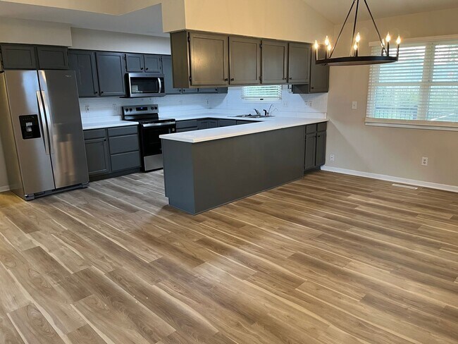 Building Photo - 3bedroom 3 bath. coming soon.