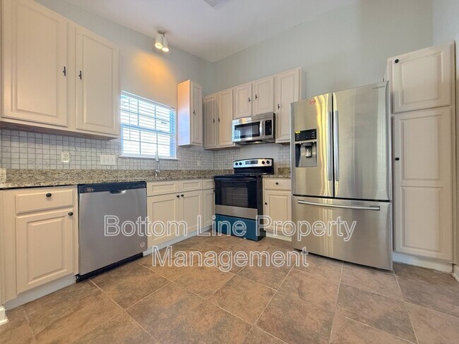 Building Photo - 511 Kingville Dr