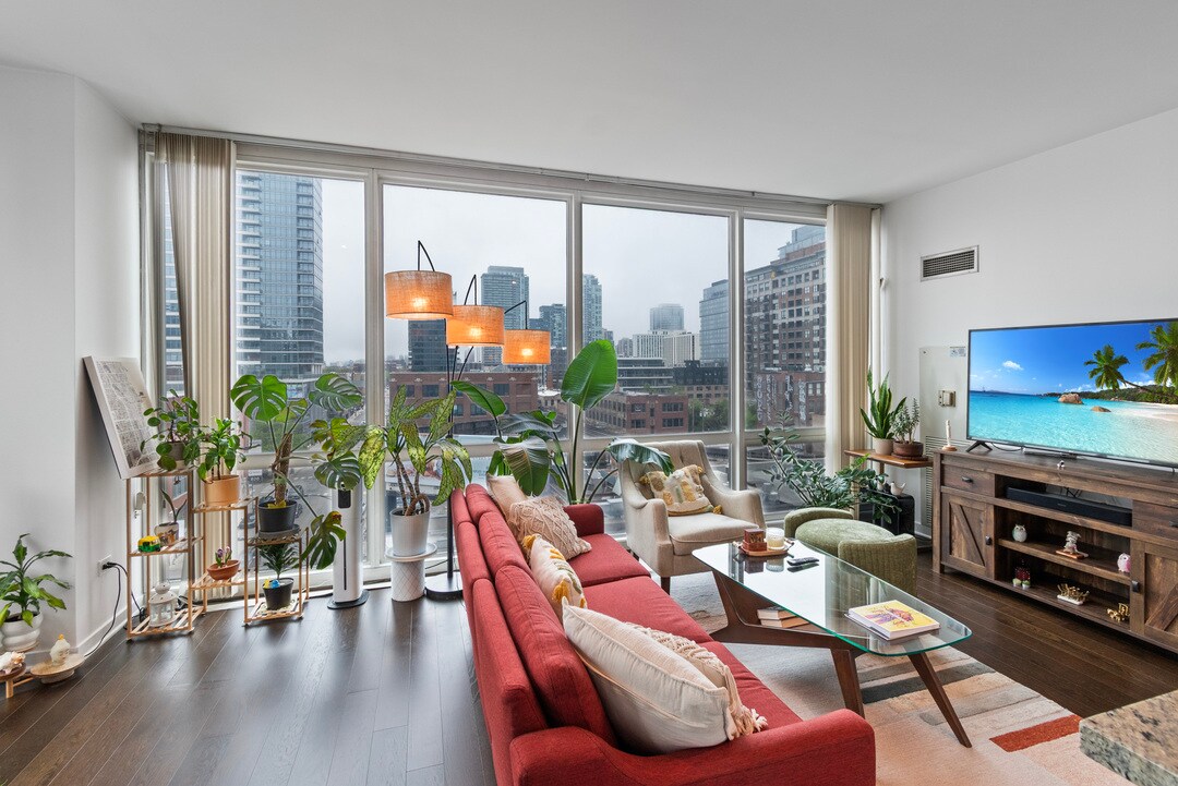 Building Photo - 757 N Orleans St