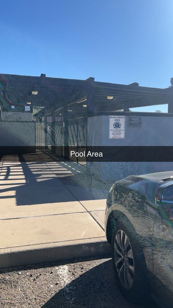 Building Photo - Well Appointed 2 bedroom 2 bathroom available February 1st.  Washer and Dryer Included!!!  Close ...