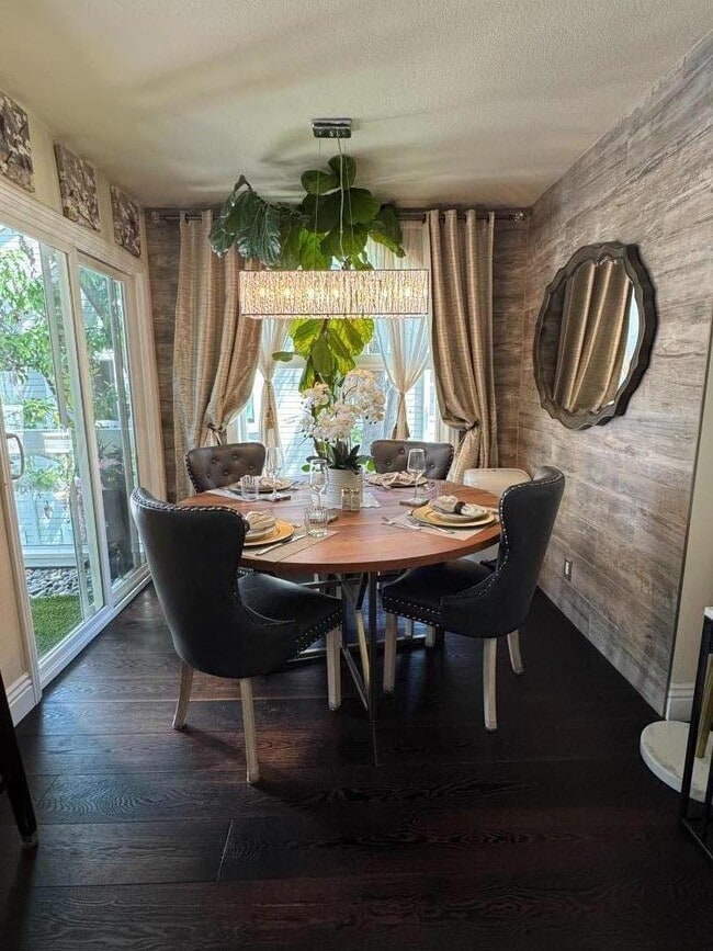 Building Photo - 767 Port Walk Pl