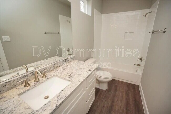 Building Photo - "Charming 3-Bedroom Home in Rosenberg with 2 Full Baths and 1,400 Sq Ft of Comfortable Living Spa...
