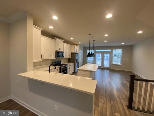 Building Photo - 8612 Shady Pines Dr