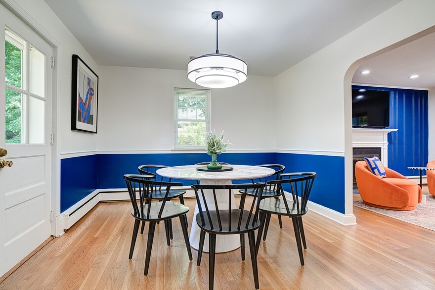 Building Photo - 7 Carol Ln