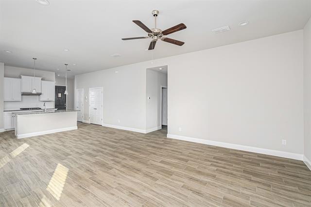 Building Photo - 2205 Redwing Dr